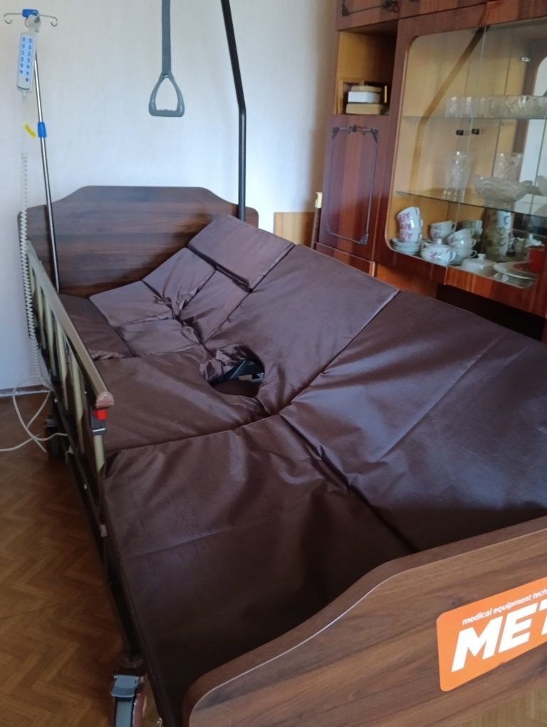 Ліжко для лежачих хворих