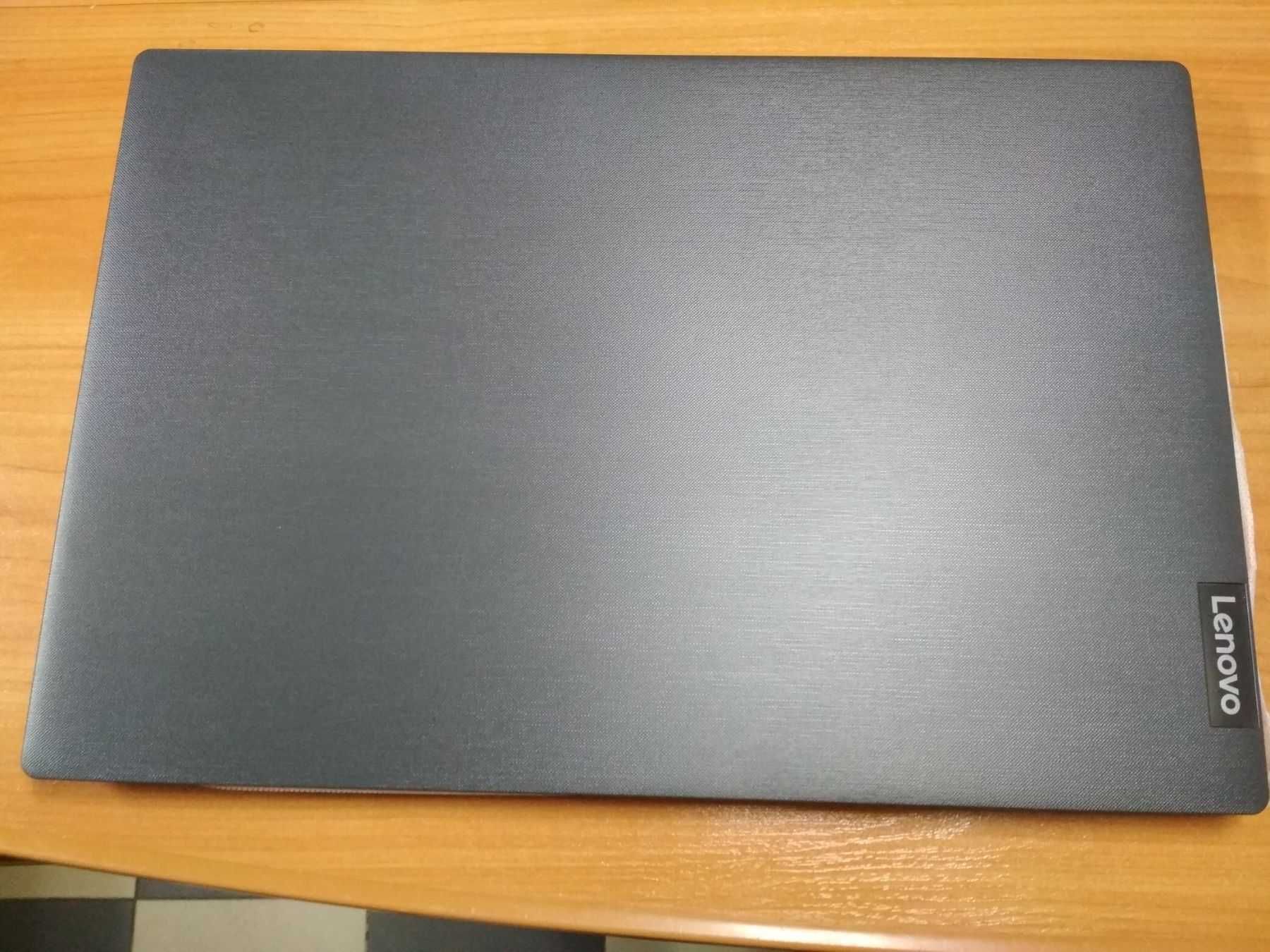 Ноутбук Lenovo V15-ADA Ryzen 3 3250U 8Gb 256Gb FHD