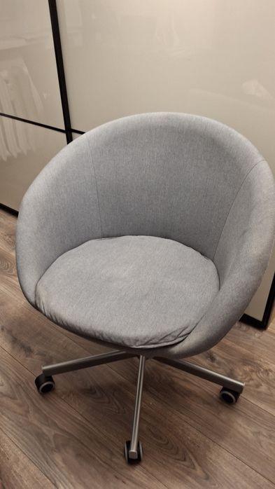 Krzesło obrotowe model Skruvsta, Ikea, szare,
