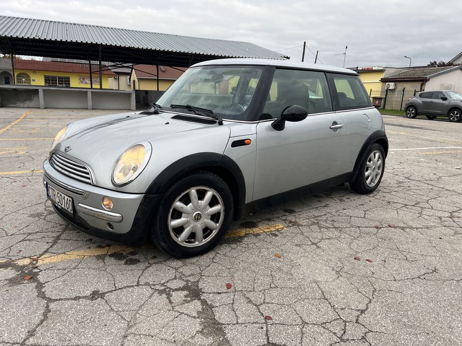Mini Cooper 1.6 benzyna