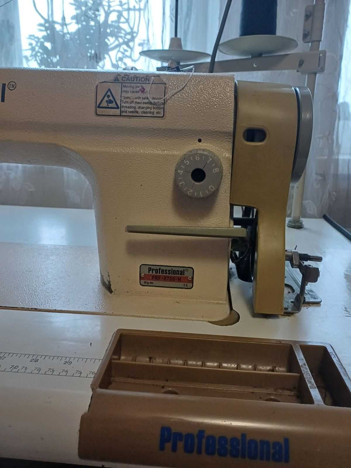 Промислова швейна машина