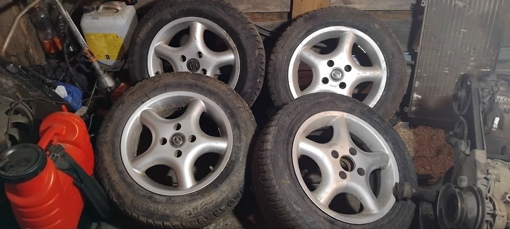 Продам комплект колес 195/65/R15