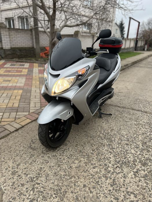 Продам Скутер 250 куб обслуженый