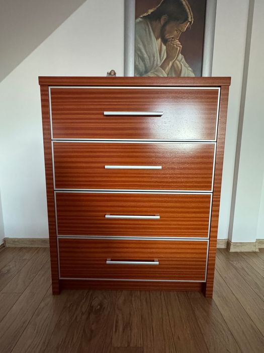 Szafa, komoda i dwa stoliki nocne