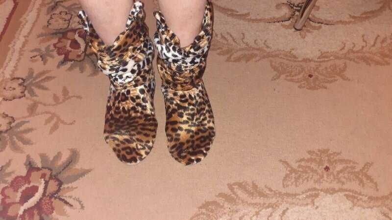 Тапочки-чобітки, нові