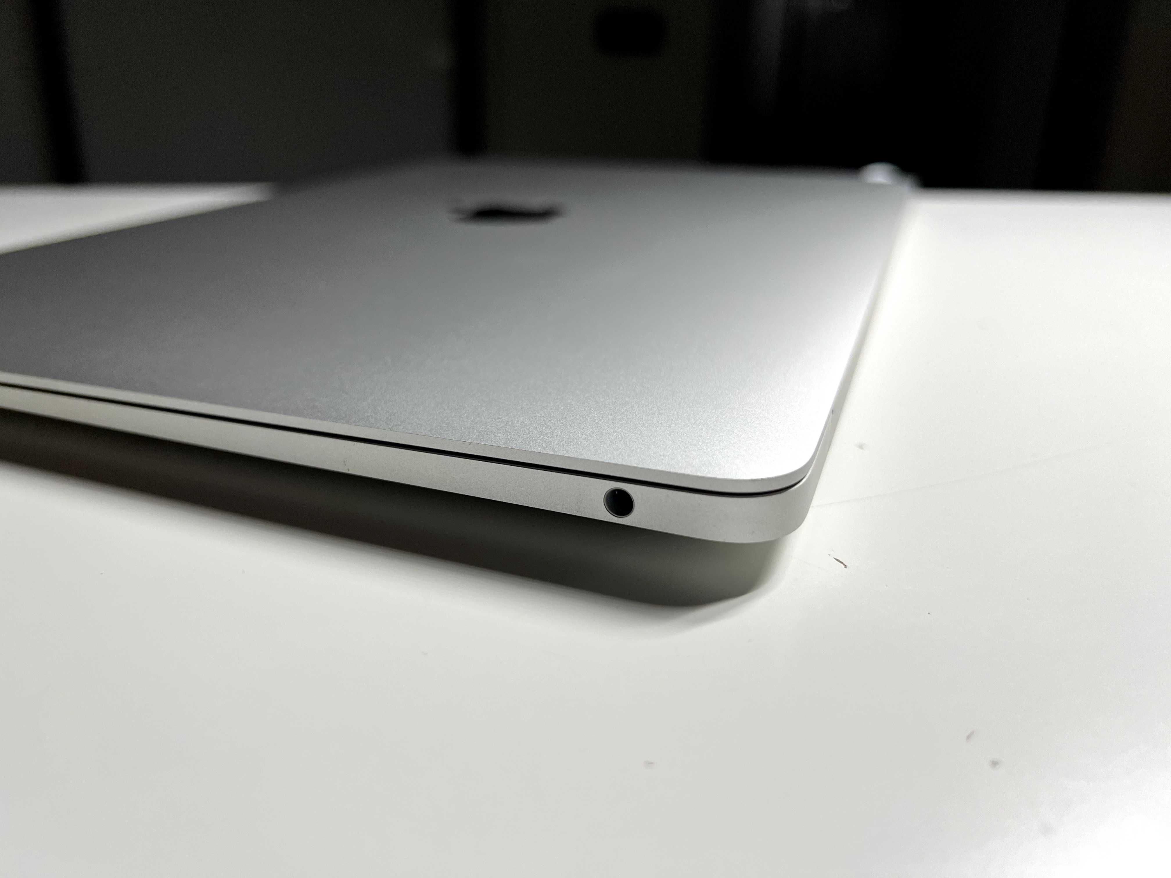 Оплата частинами! MacBook Air 13" M1/7GPU/8GB/512GB SSD Silver MGN73
