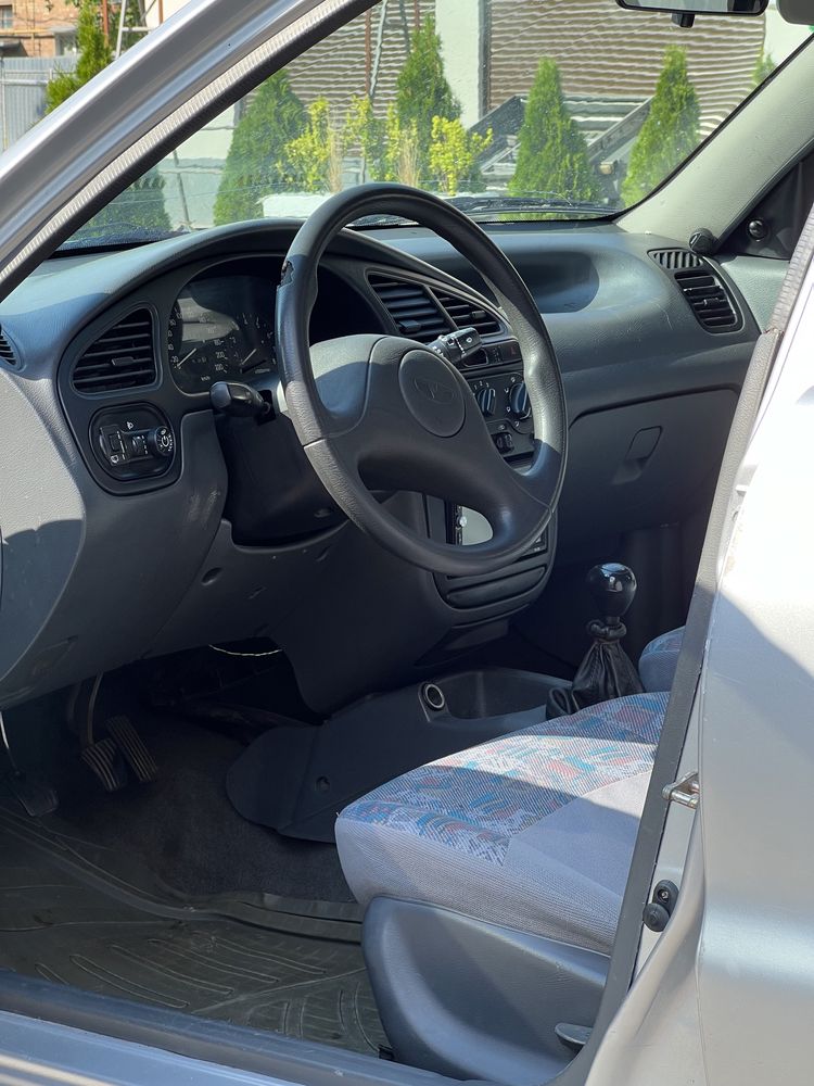 Daewoo Lanos срібний