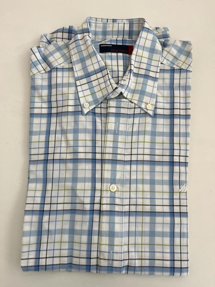 Camisa Quebramar em perfeitas condições