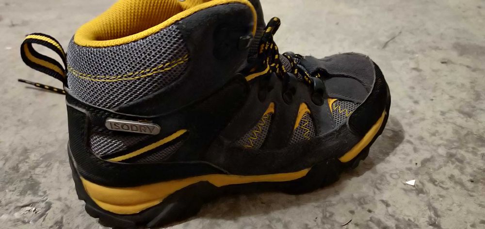 Buty górskie dla chłopca