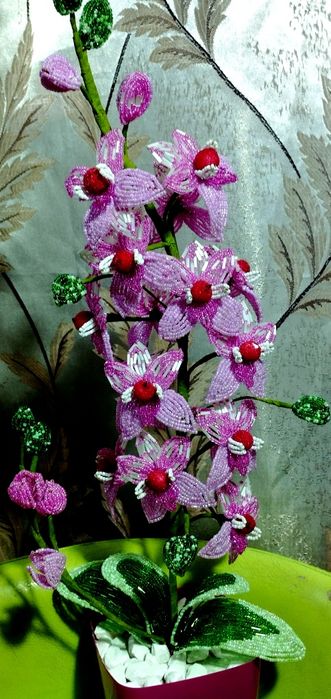 Орхідея із бісеру