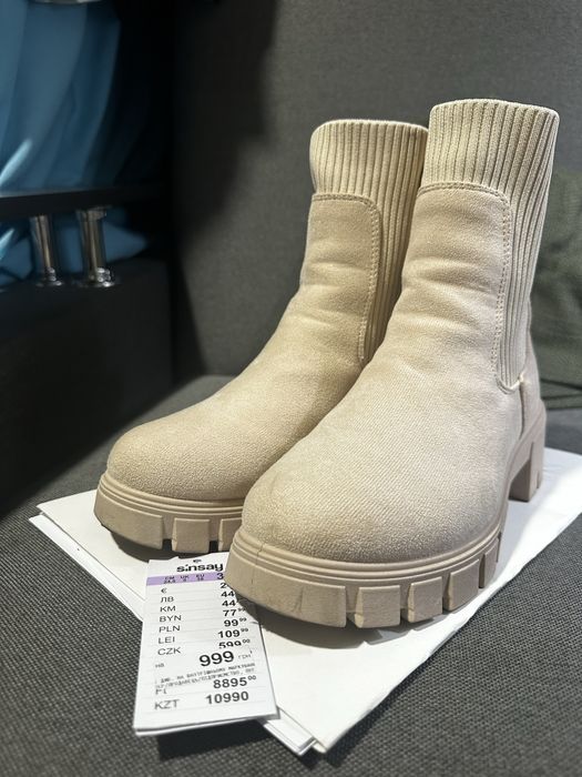 Чоботи на осінь жіночі