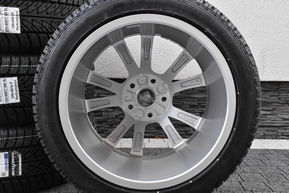 Koła zimowe OEM Audi A3 8Y0 8V0 17" NOWE Goodyear 2024r oryginał