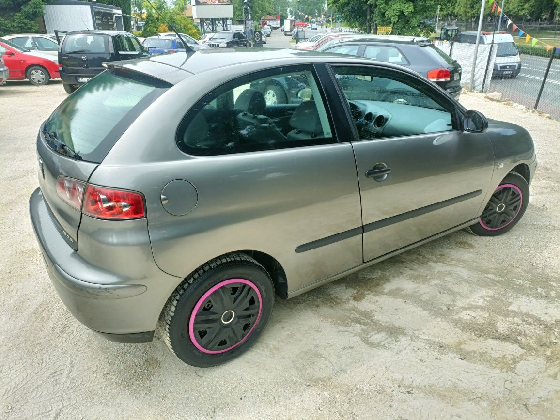 Seat Ibiza Lift ekonomiczny 1.2 benzynka z klimatyzacją