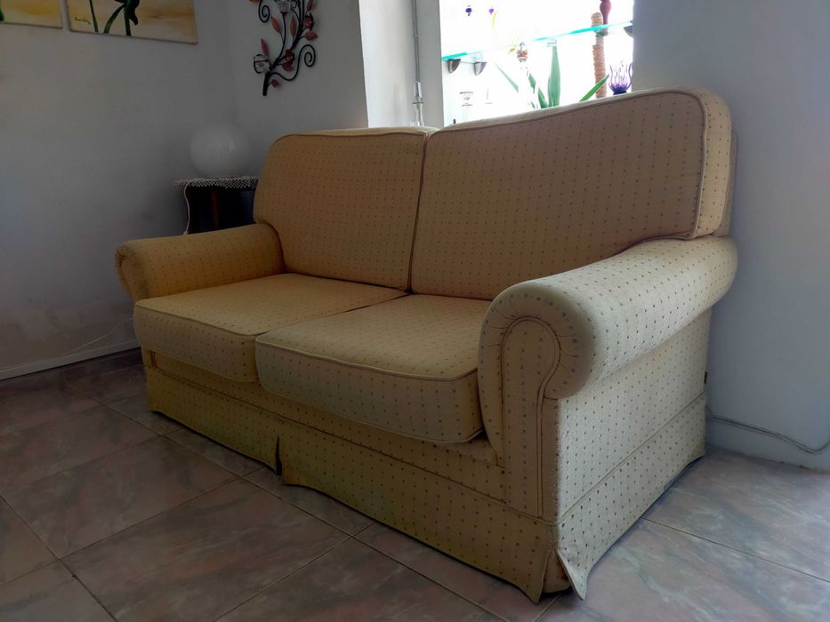 Vendo sofá de dois lugares