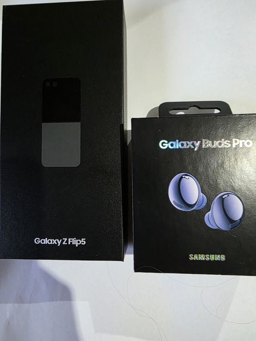 Samsung Galaxy Z Flip 5 8/512GB Grafitowy + Słuchawki Samsung Buds Pro