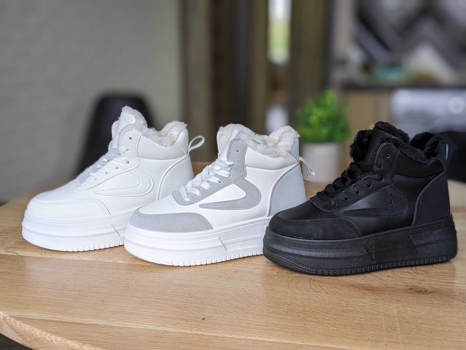 Жіночі теплі зимові черевики з хутром Чорні та Білі кроссовки женские