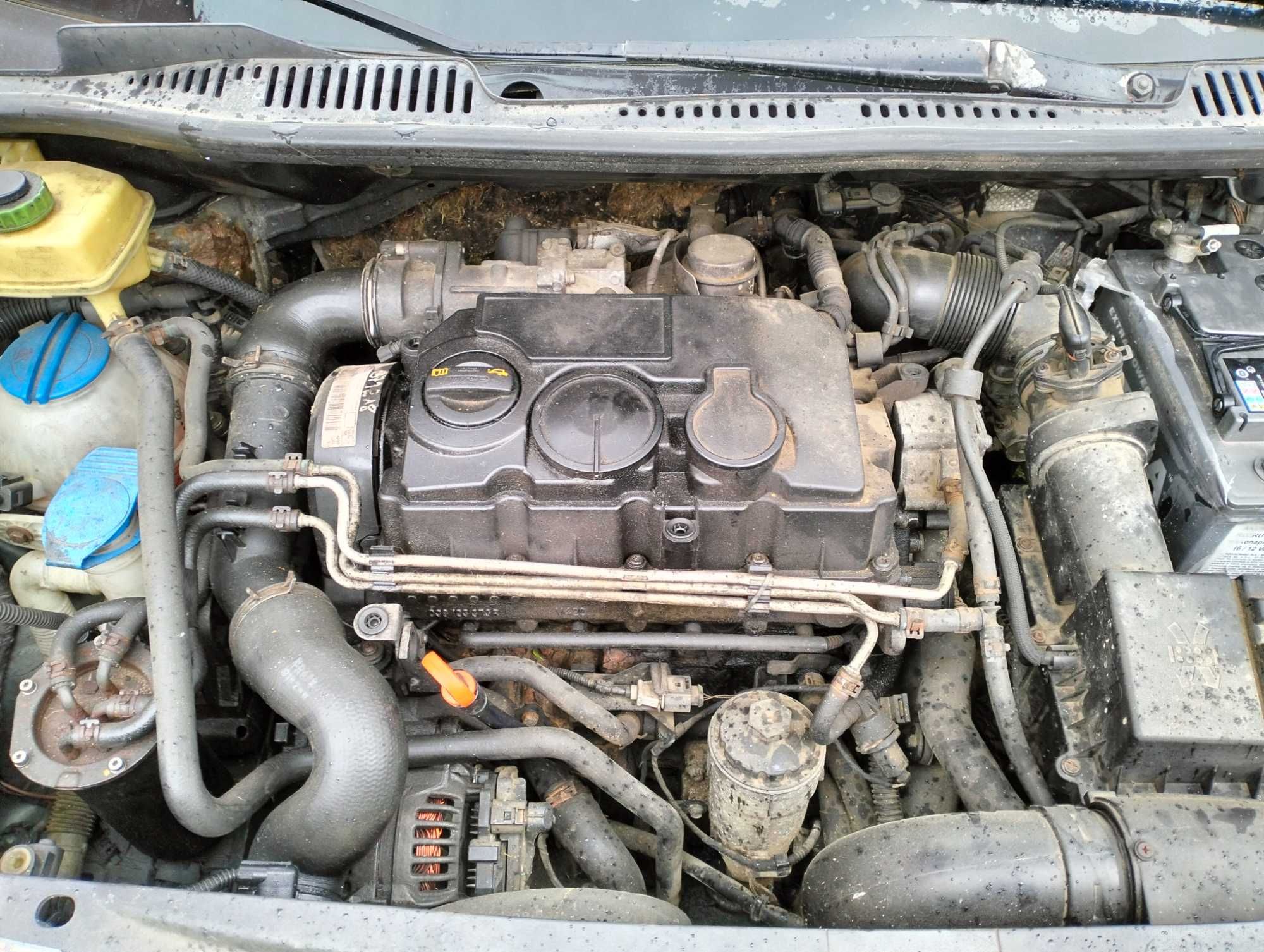 VW Caddy III 2K 1,9 tdi  części skrzynia biegów Klapa tył drzwi 2008