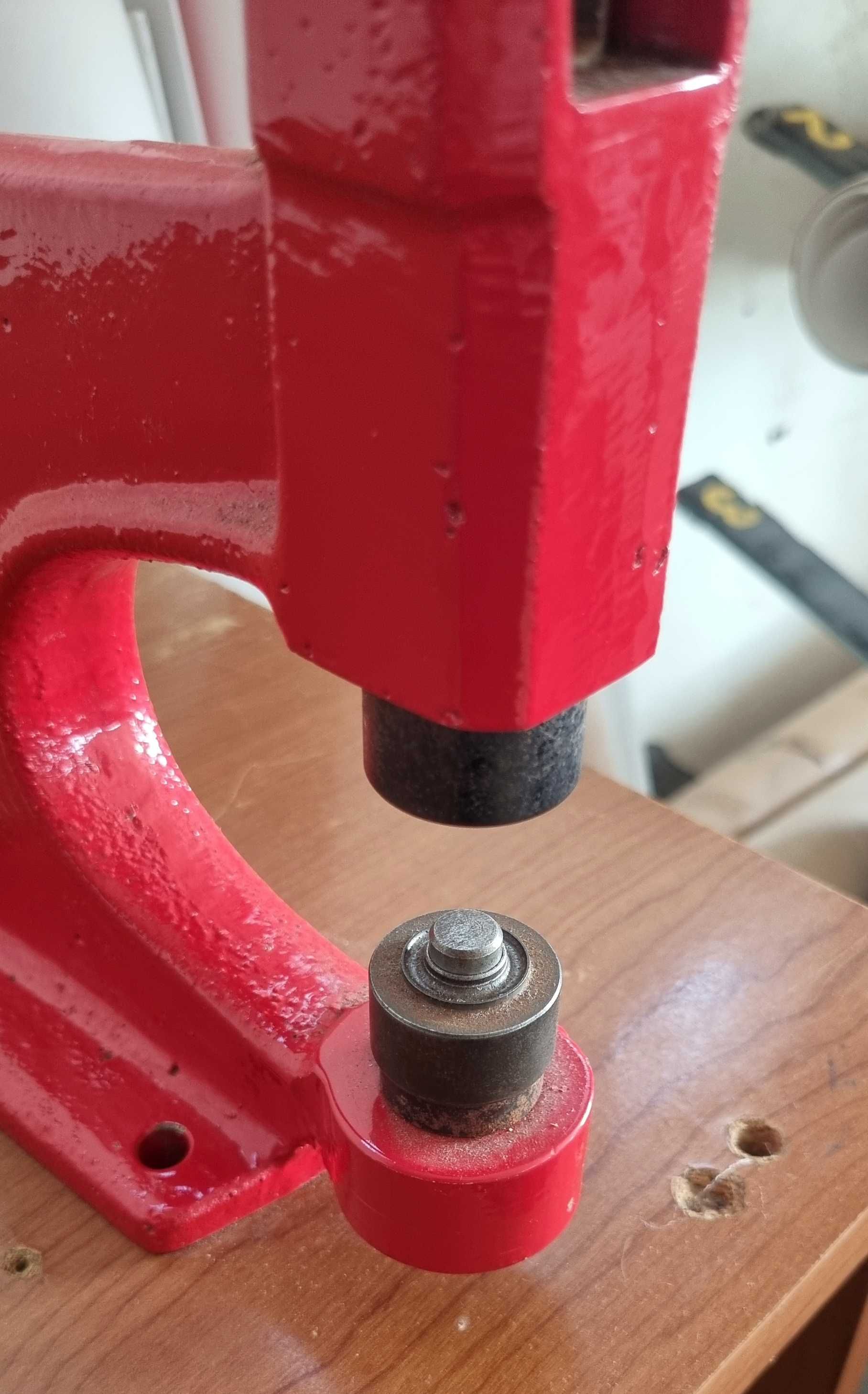 Máquina manual de aplicação de ilhós HPS 020R-TS Ø25mm