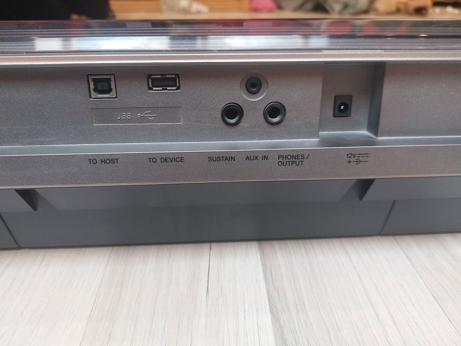 Keyboard yamaha PSR-E443