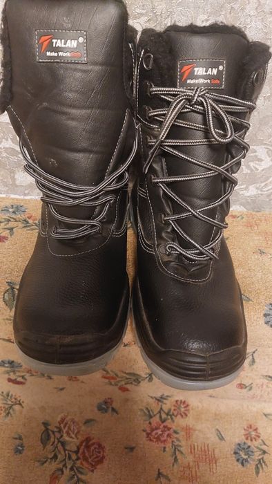 Продам чоловічі берці