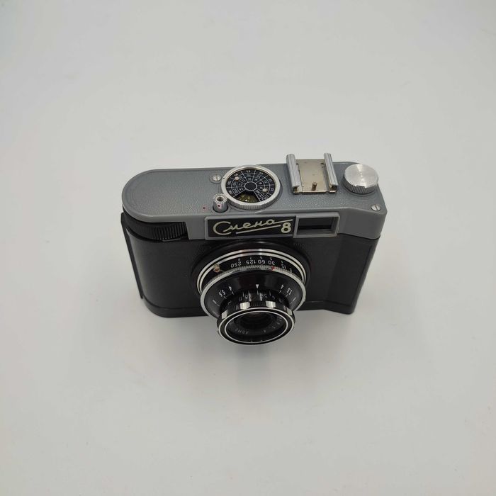 Radziecki klasyk – aparat Smiena 8 w idealnym stanie z futerałem