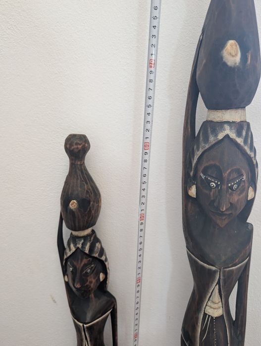 Conjunto estatuetas de madeira