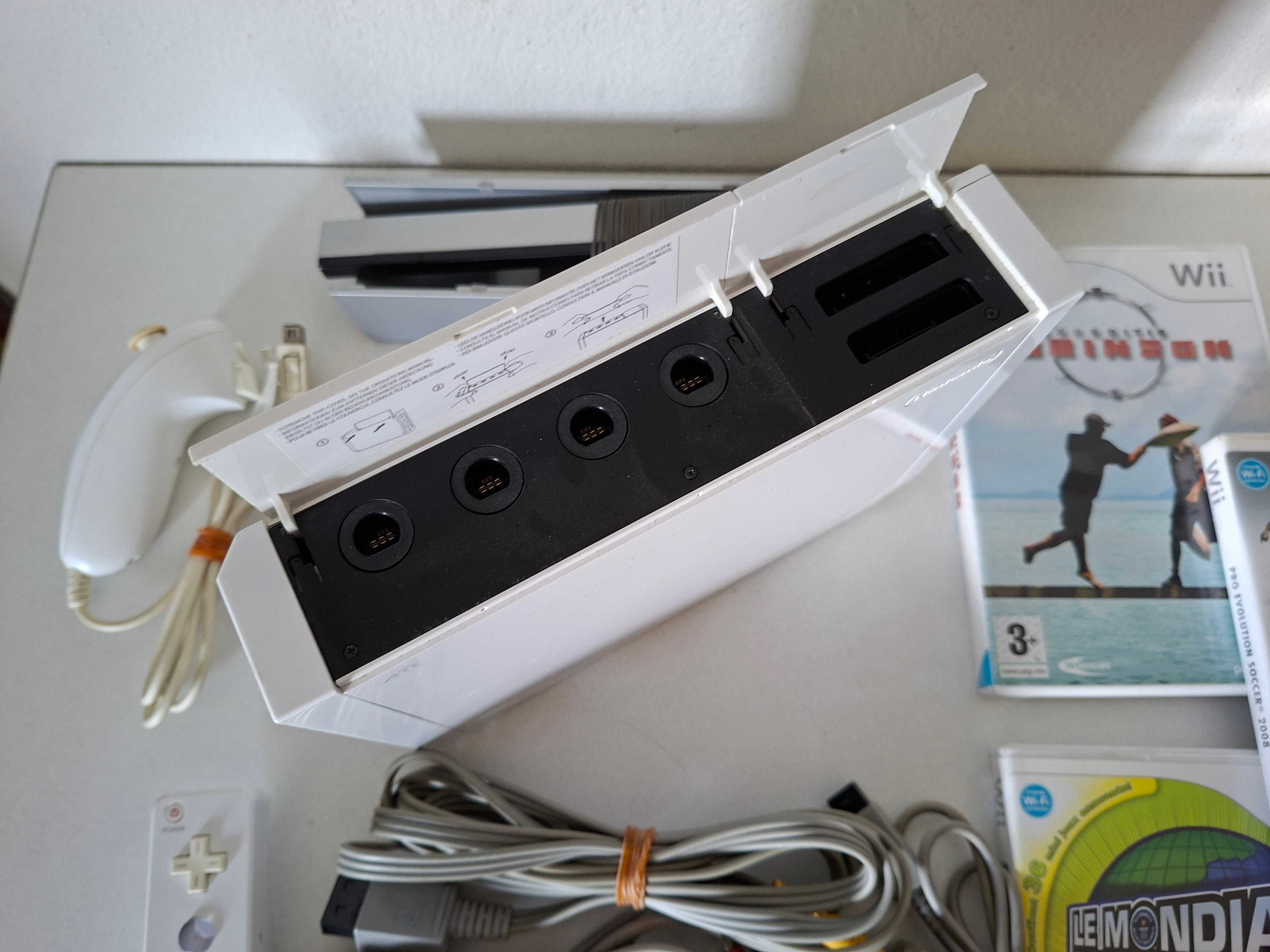 Nintendo Wii Branca 1º Modelo + 1 Comando + 5 jogos *100% Funcional*