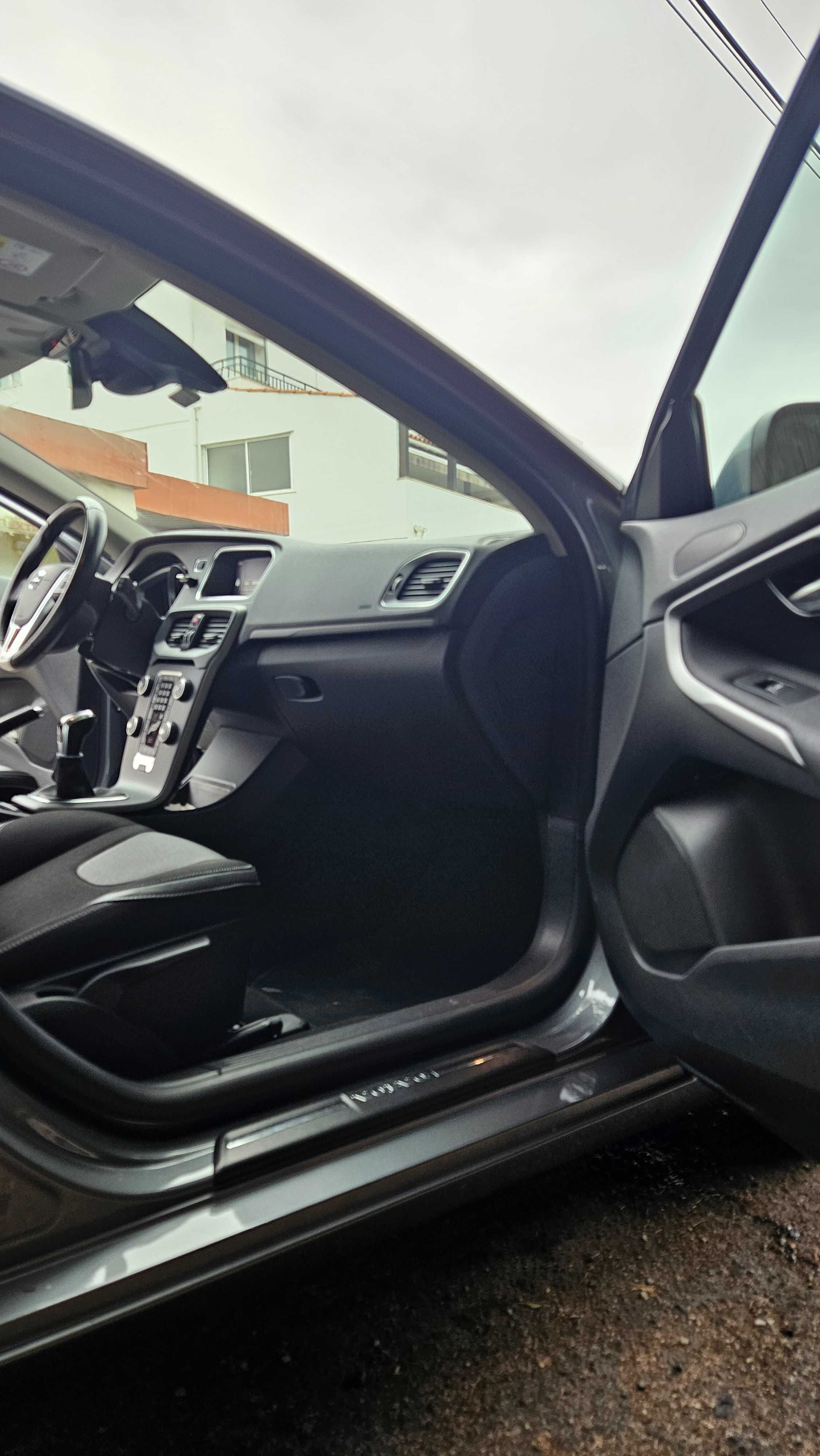 Volvo V40 Impecável! Com 150cv