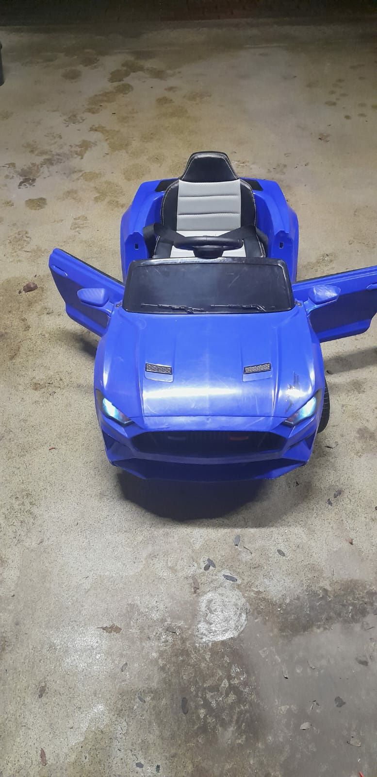 Auto samochód na akumulator
