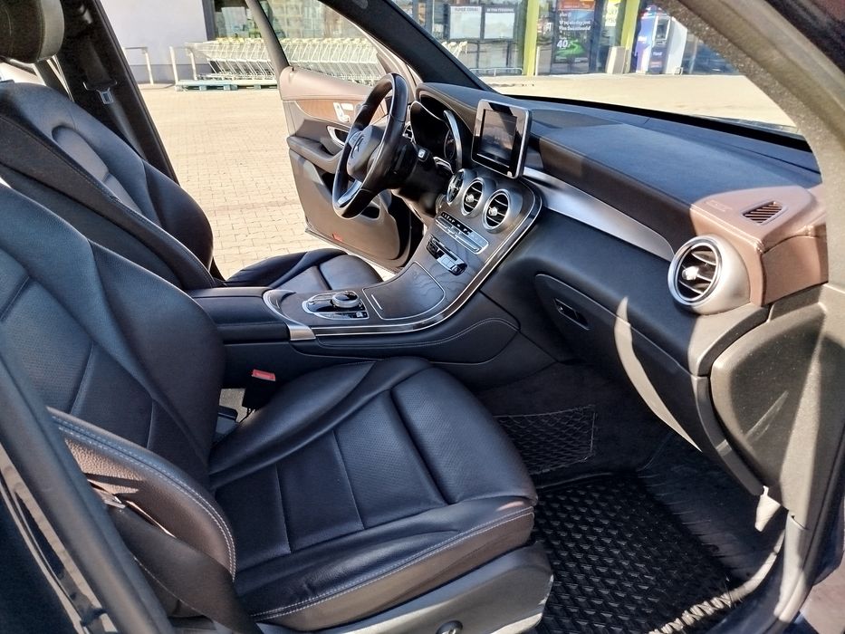 Sprzedam Mercedes Benz Glc 4MATIC polski salon