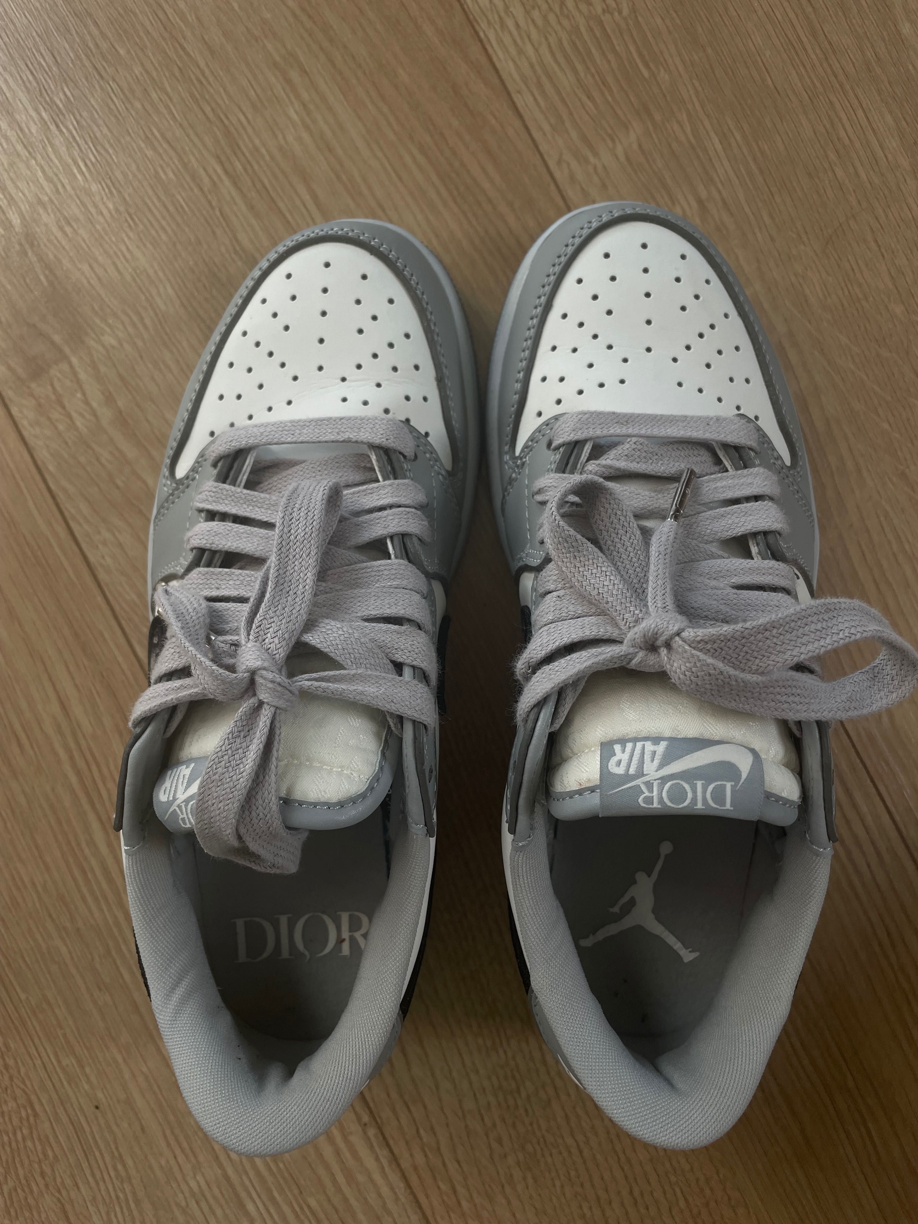Dior jordan low.