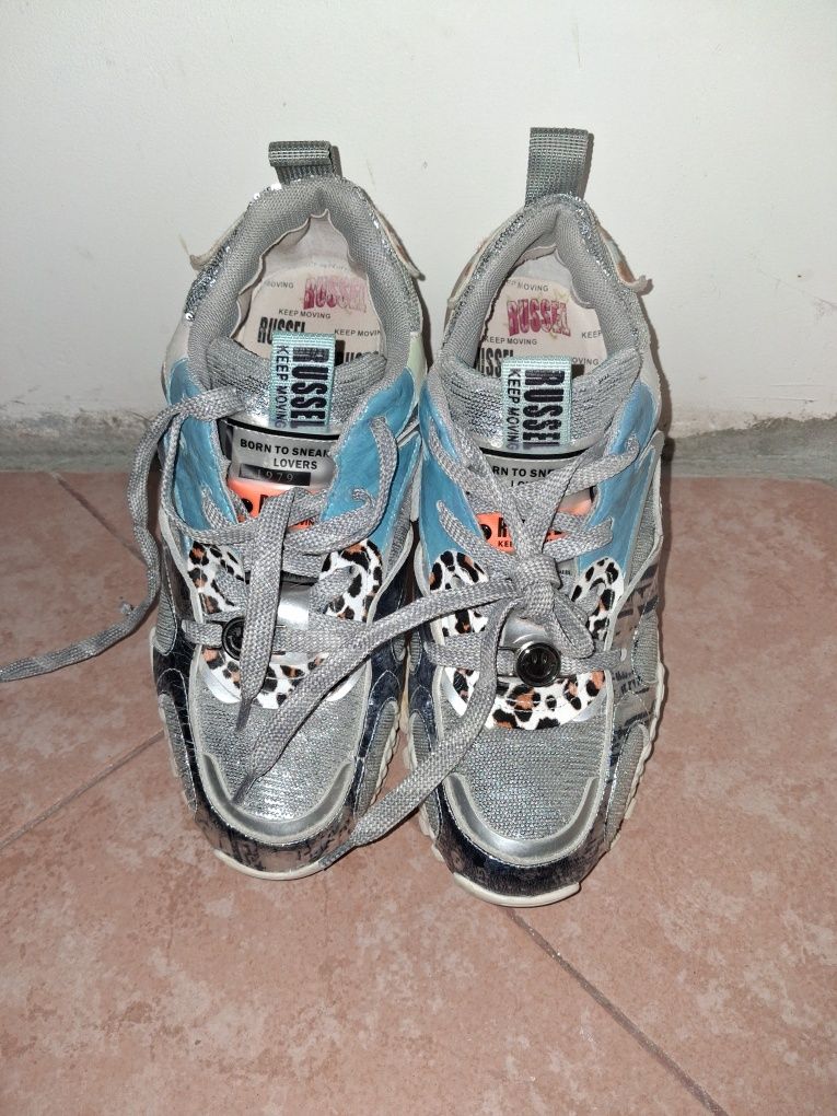 Russel Sneakers novos (40)