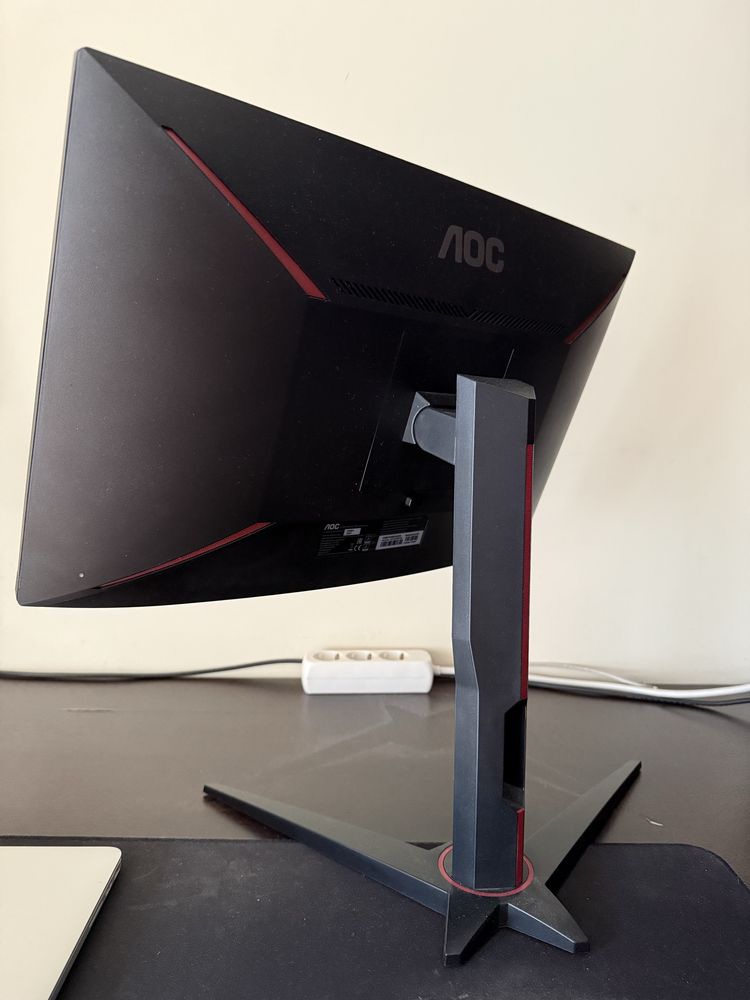 Monitor Curvo AOC LCD 23,6”