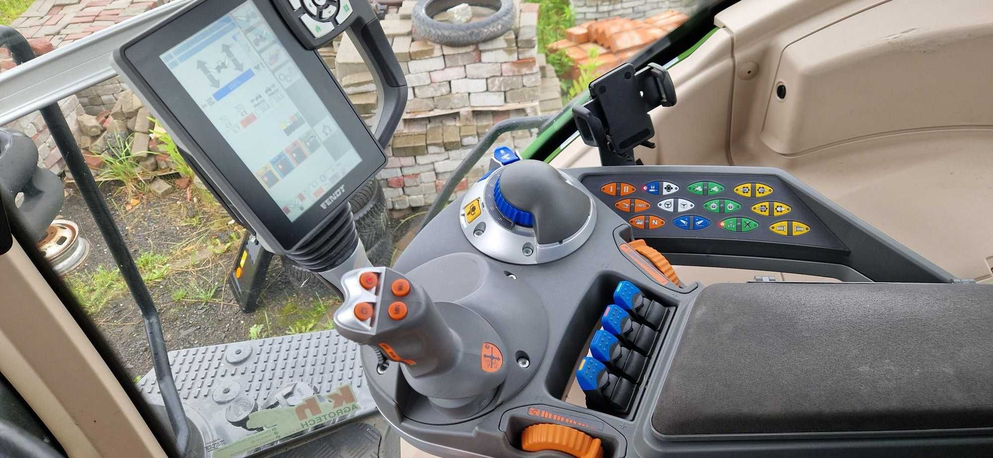 Ciągnik Fend 822 Vario +  Mulczer FAE UMM/DT-250 Turbo