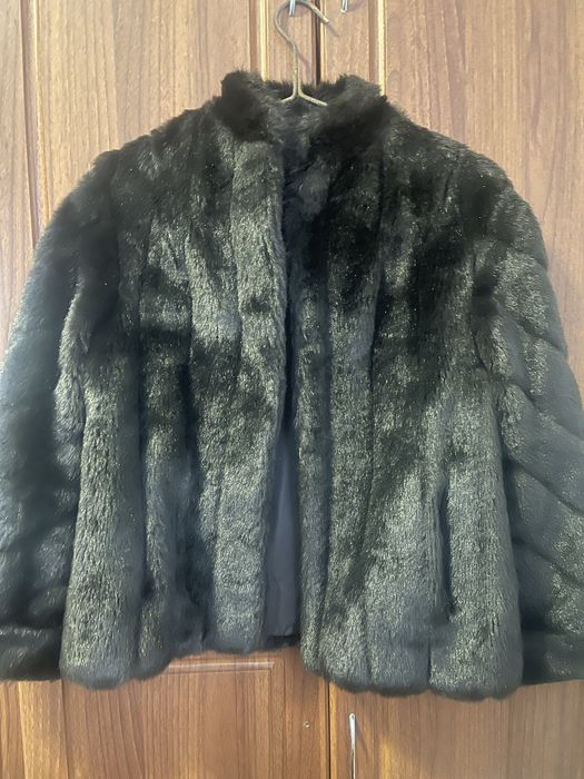 Укорочена шубка .Розмір с-М торг