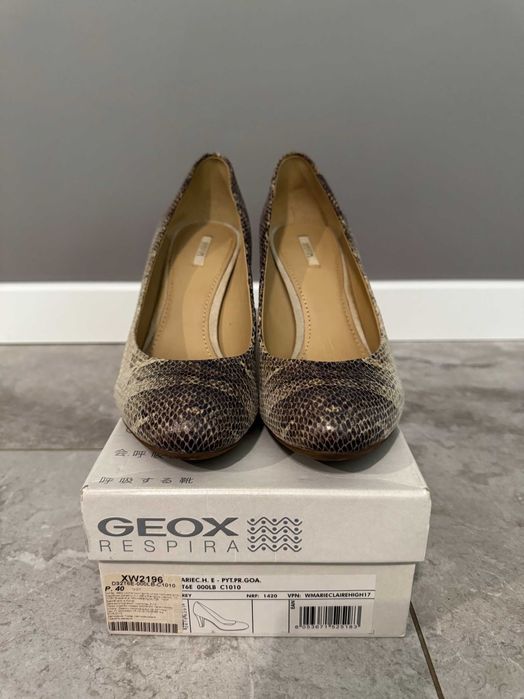 Туфлі жіночі Geox сірий змія 40 розмір
