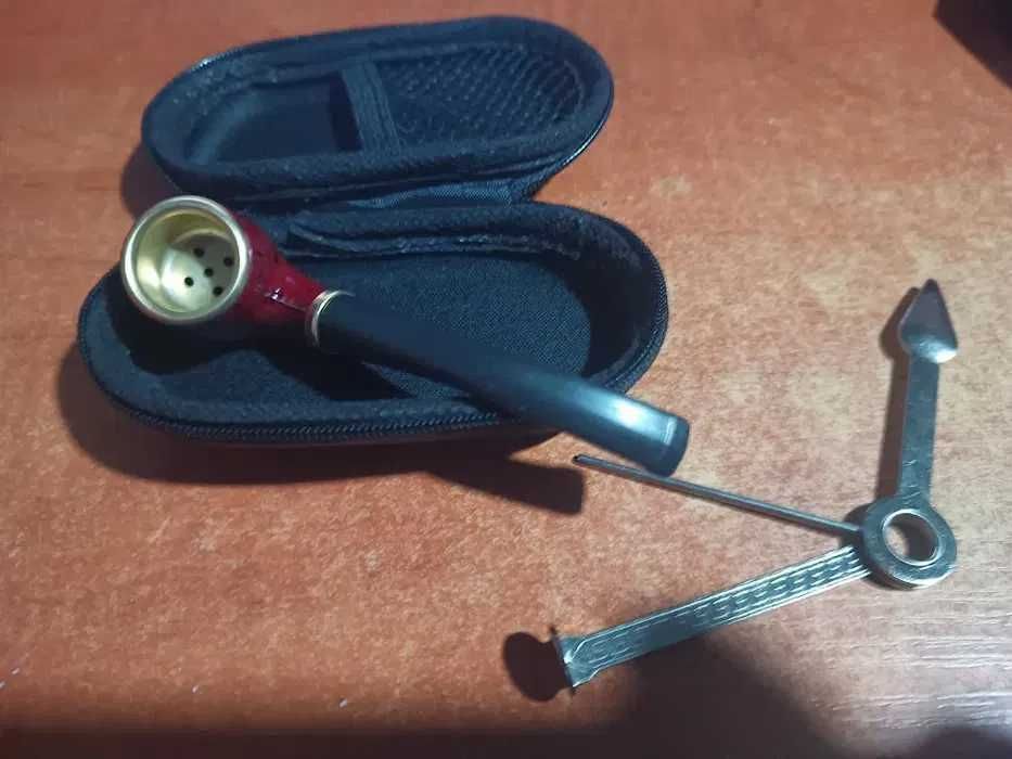 Fajka do palenia z etui ochronnym i narzędziami do czyszczenia