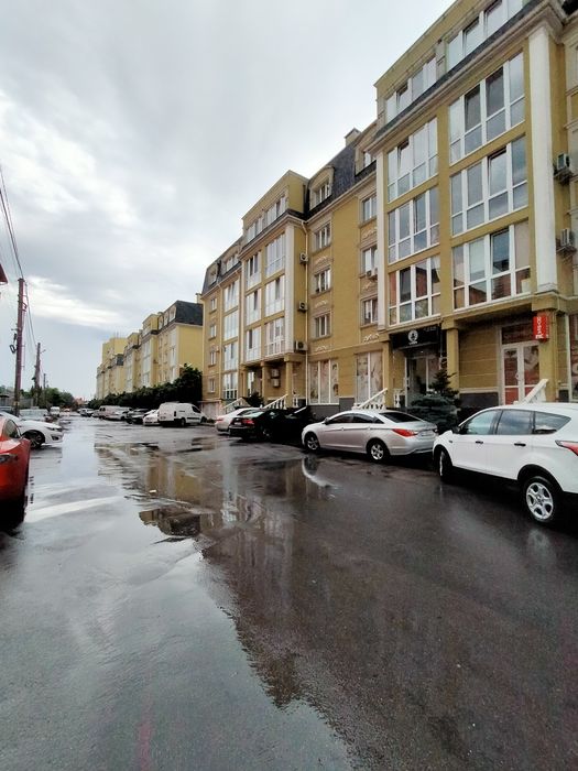 Продам комерційне приміщення в ЖК Софія. Вулиця Миру 7.