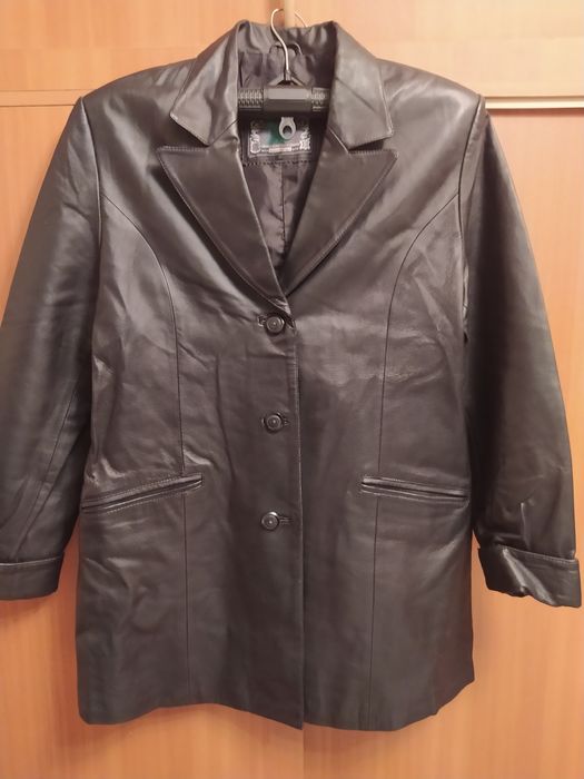 Пиджак женский кожаный размер 50 .