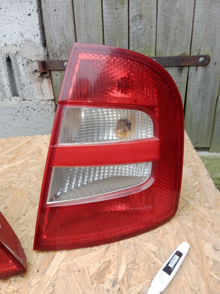 Lampy tylne skoda fabia