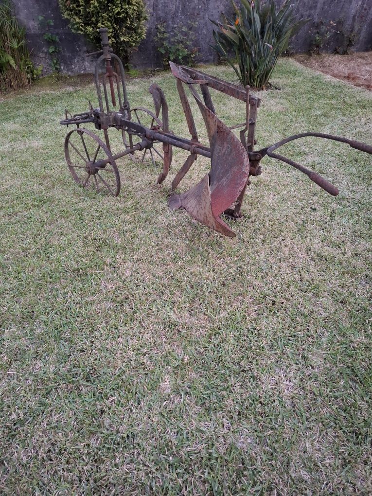 Charrua antiga em ferro