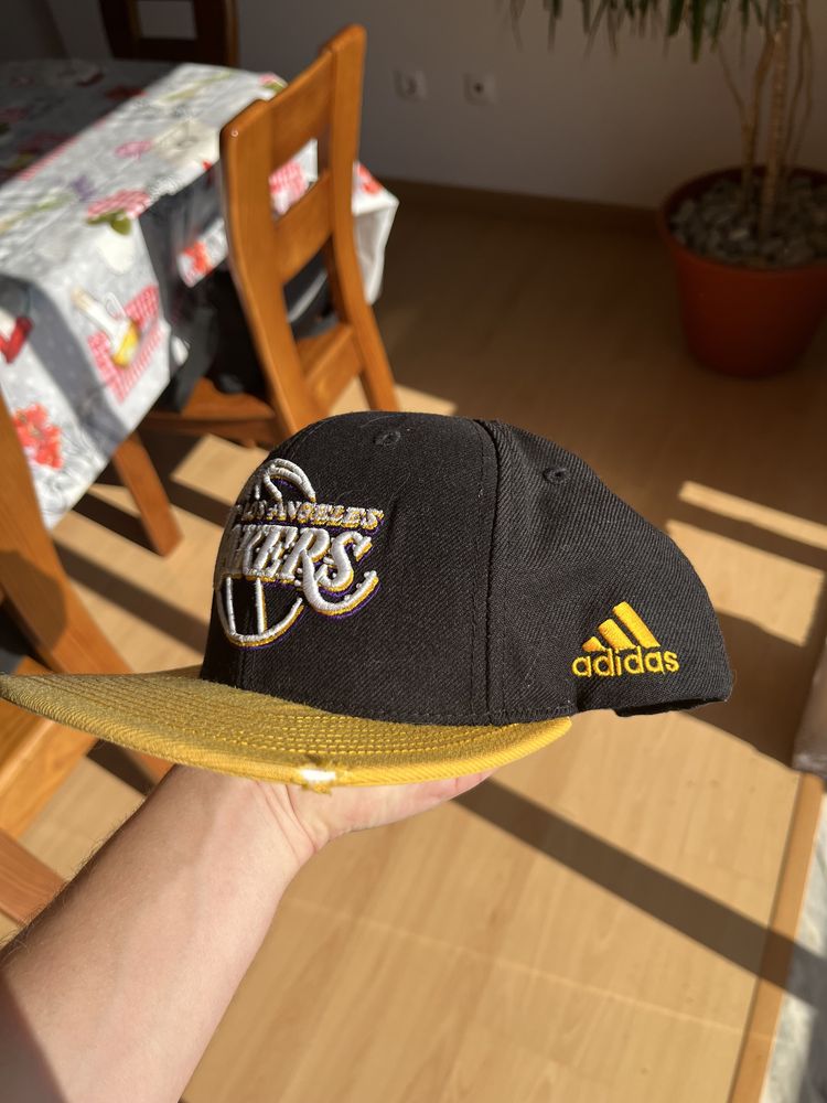 Cap dos Lakers (marca: adidas)