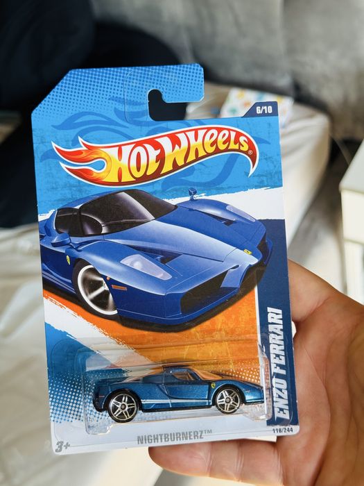 Hot Wheels Enzo Ferrari NIGHTBURNERZ 2010 perfekcja! Ostatni wypust!
