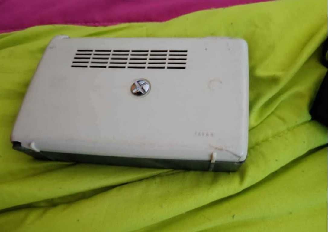 Radio antigo anos 60 marca sharp (não funciona)