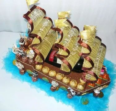 Корабль из конфет "Пираты карибского моря"
