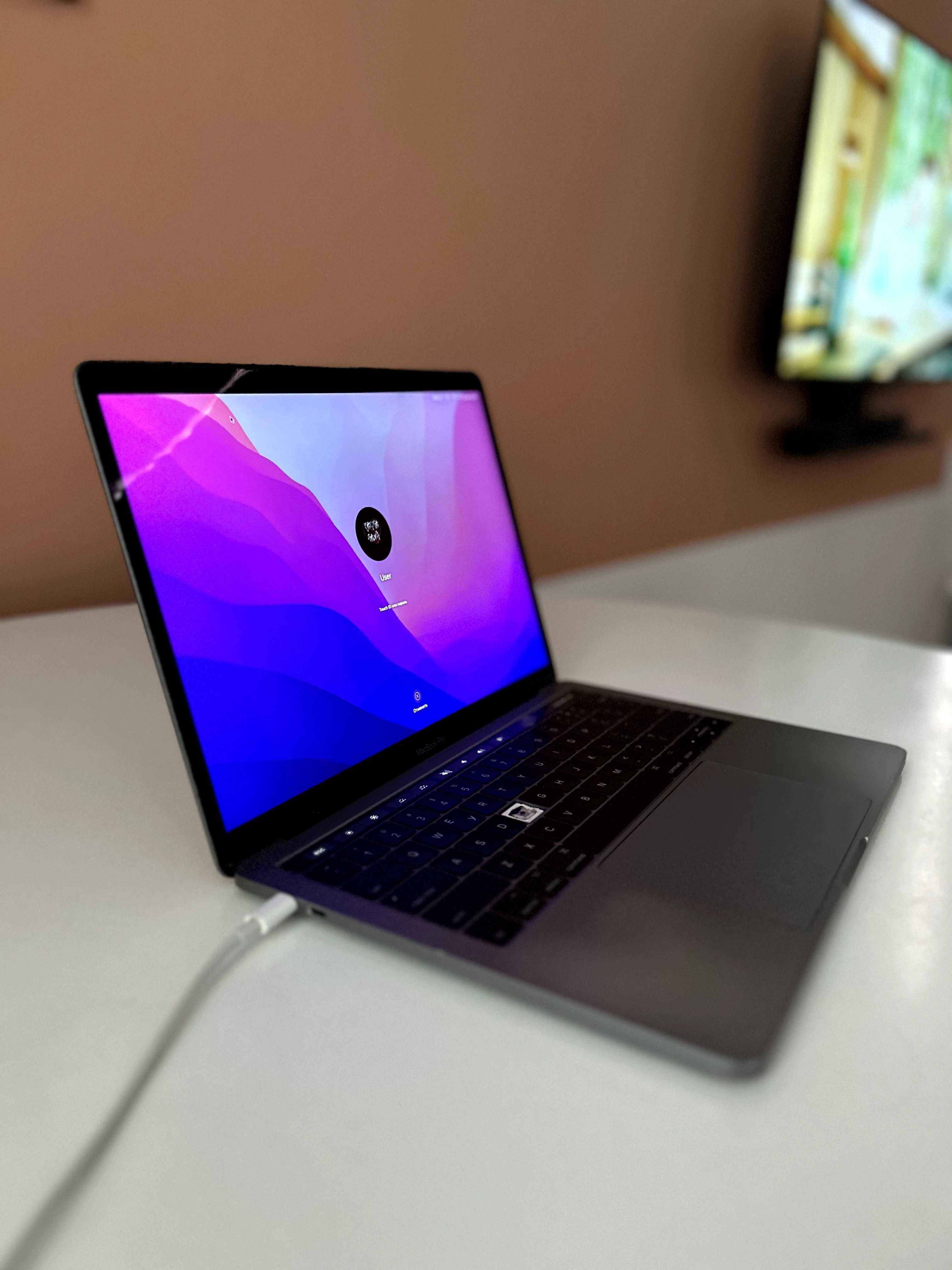MacBook Pro 2017 (13-inch,Intel Core i5,8 GB RAM,512)