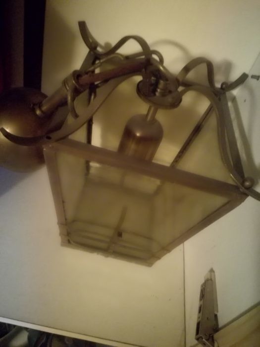 Stara mosiężna lampa