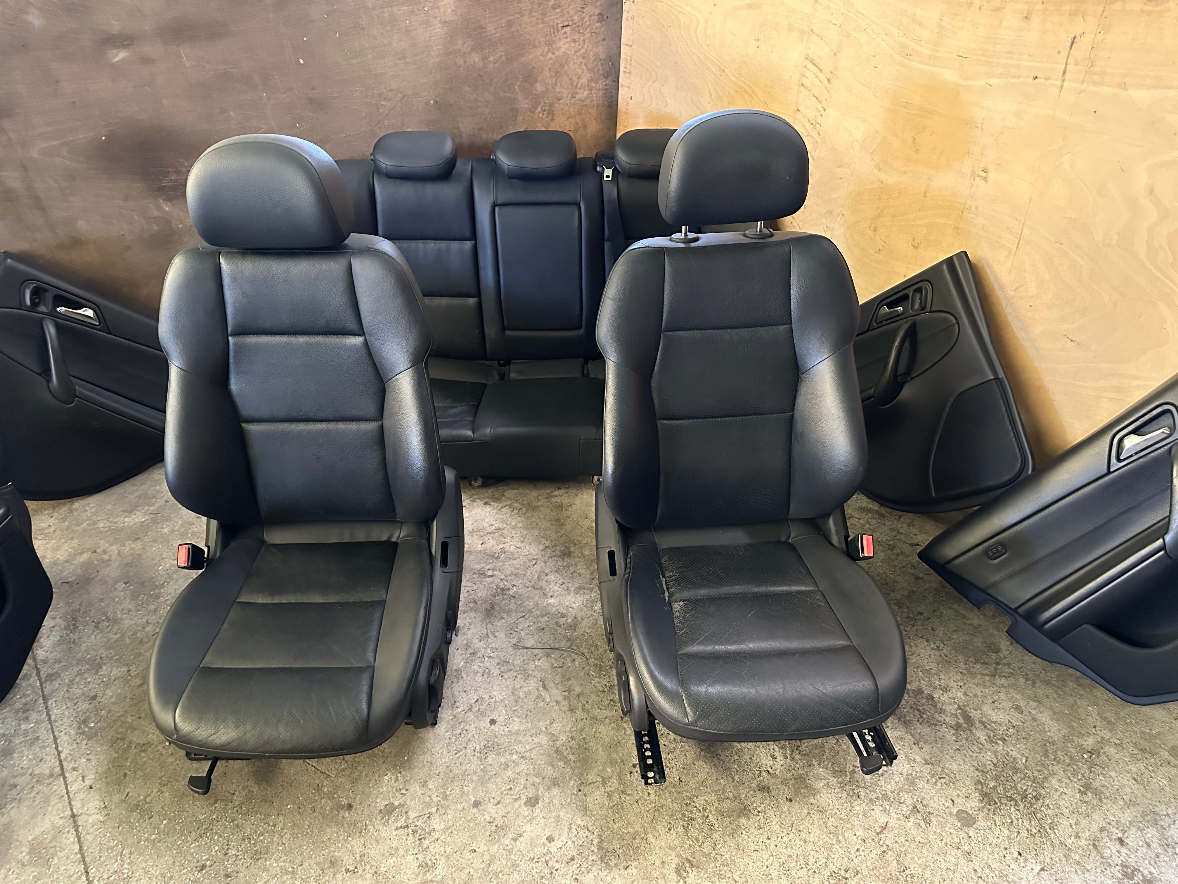 Conjunto de Bancos em Pele Mercedes W203 C200 C220 C270 CDI