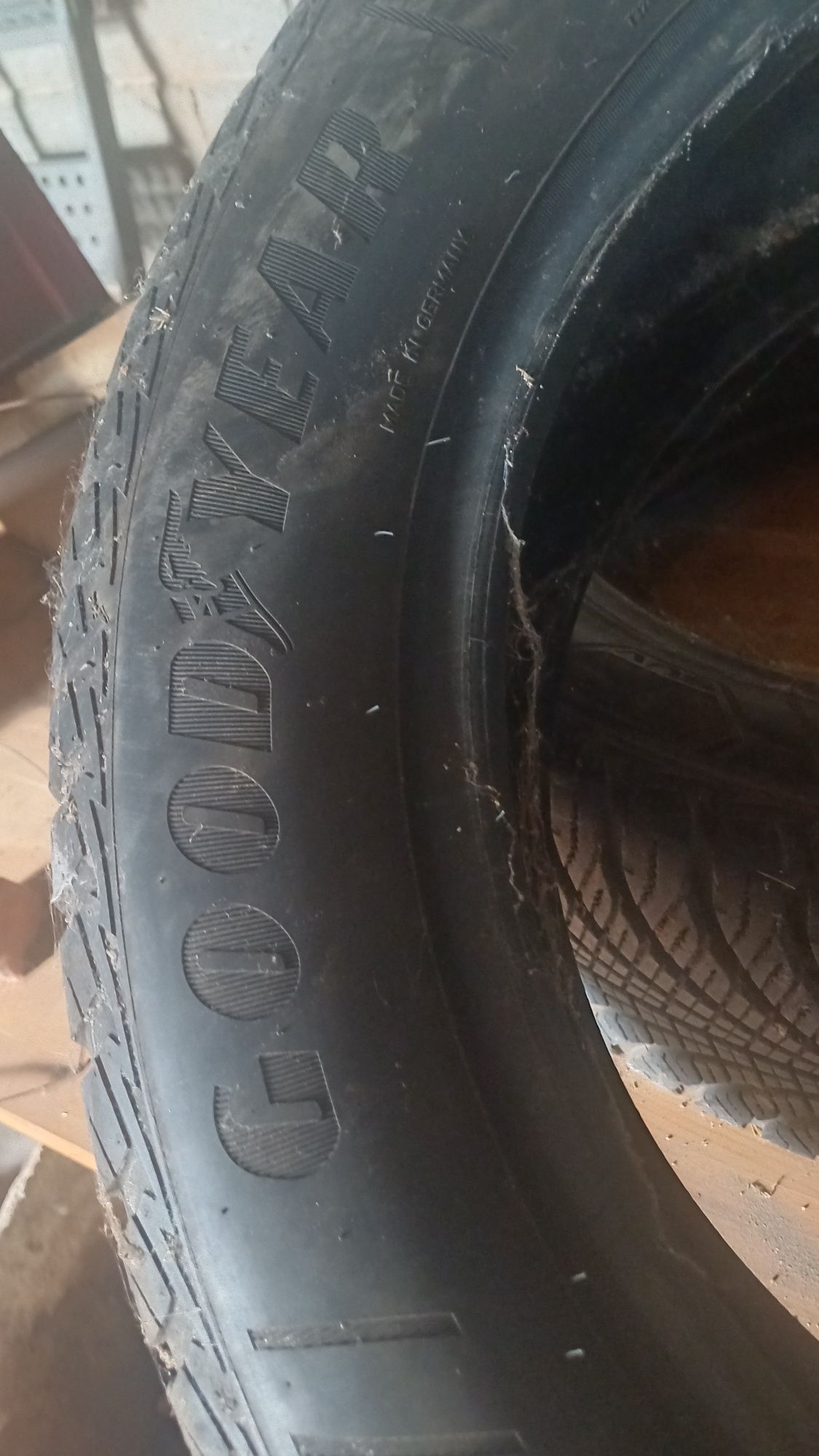 Opony wielosezonowe r 19