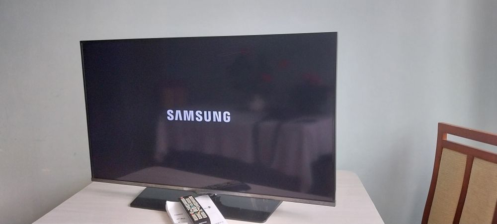TV LED Samsung 40" FHD /UE 40H5000 / Pilot, Kabel, Podstawa..